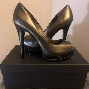Pelle Modo Grey Metallic Pumps Size 9M